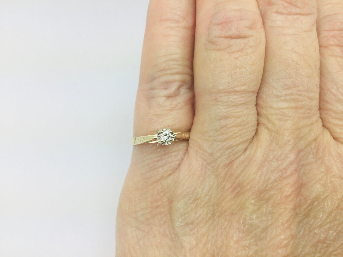 14k Yellow Gold Round Cut 8pt Diamond Solitaire Ring