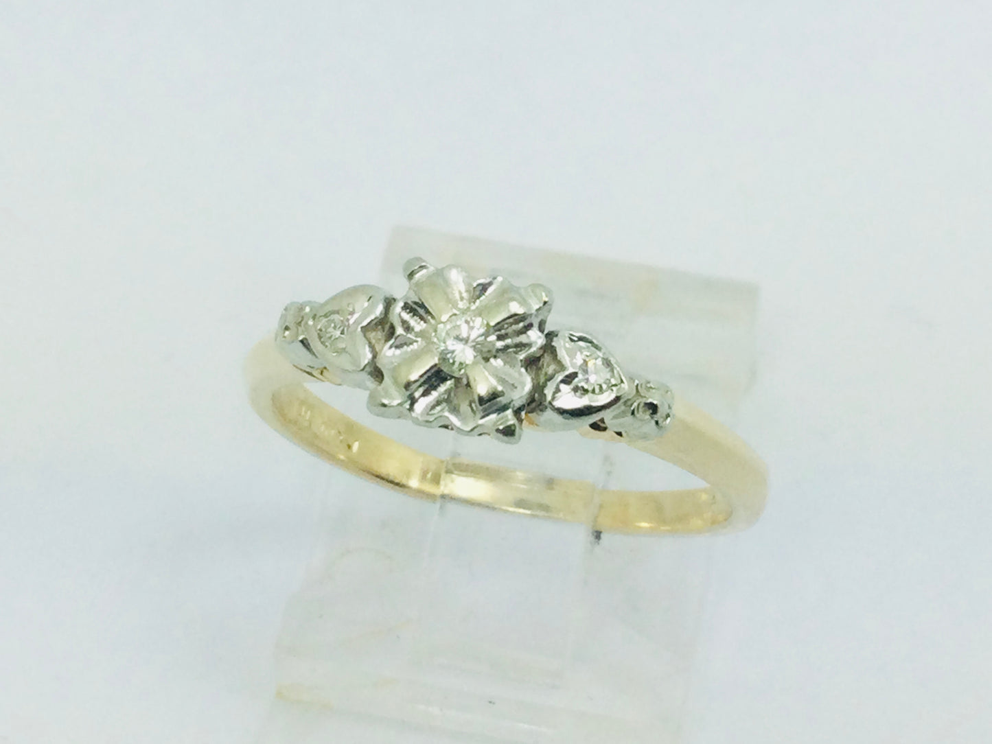 14k Yellow and White Gold Round Cut 4pt Diamond Heart Vintage Ring