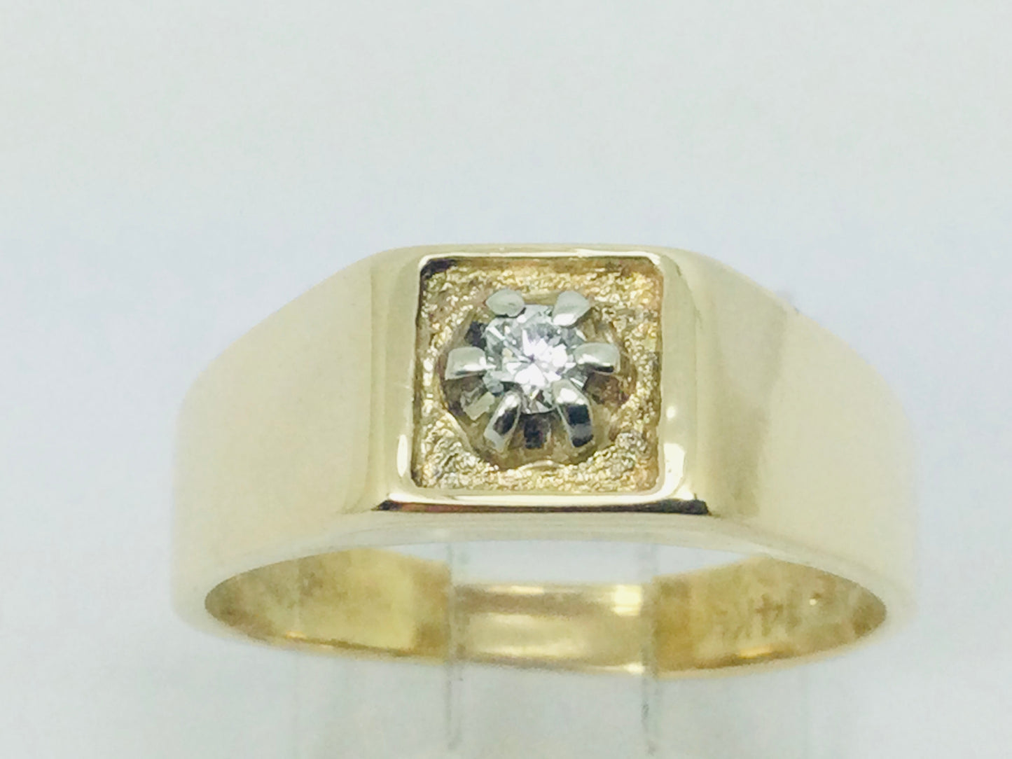 10k-14k Yellow Gold 8pt Round Cut Diamond Solitaire Ring