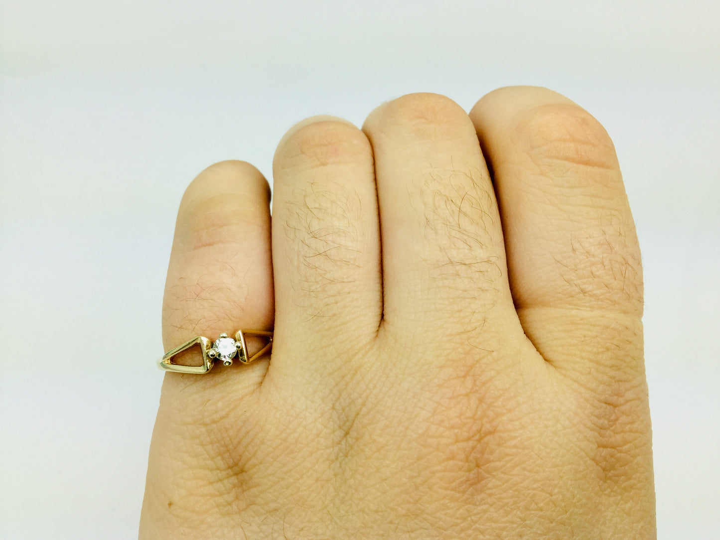 14k Yellow Gold Round Cut 14pt Diamond Ring