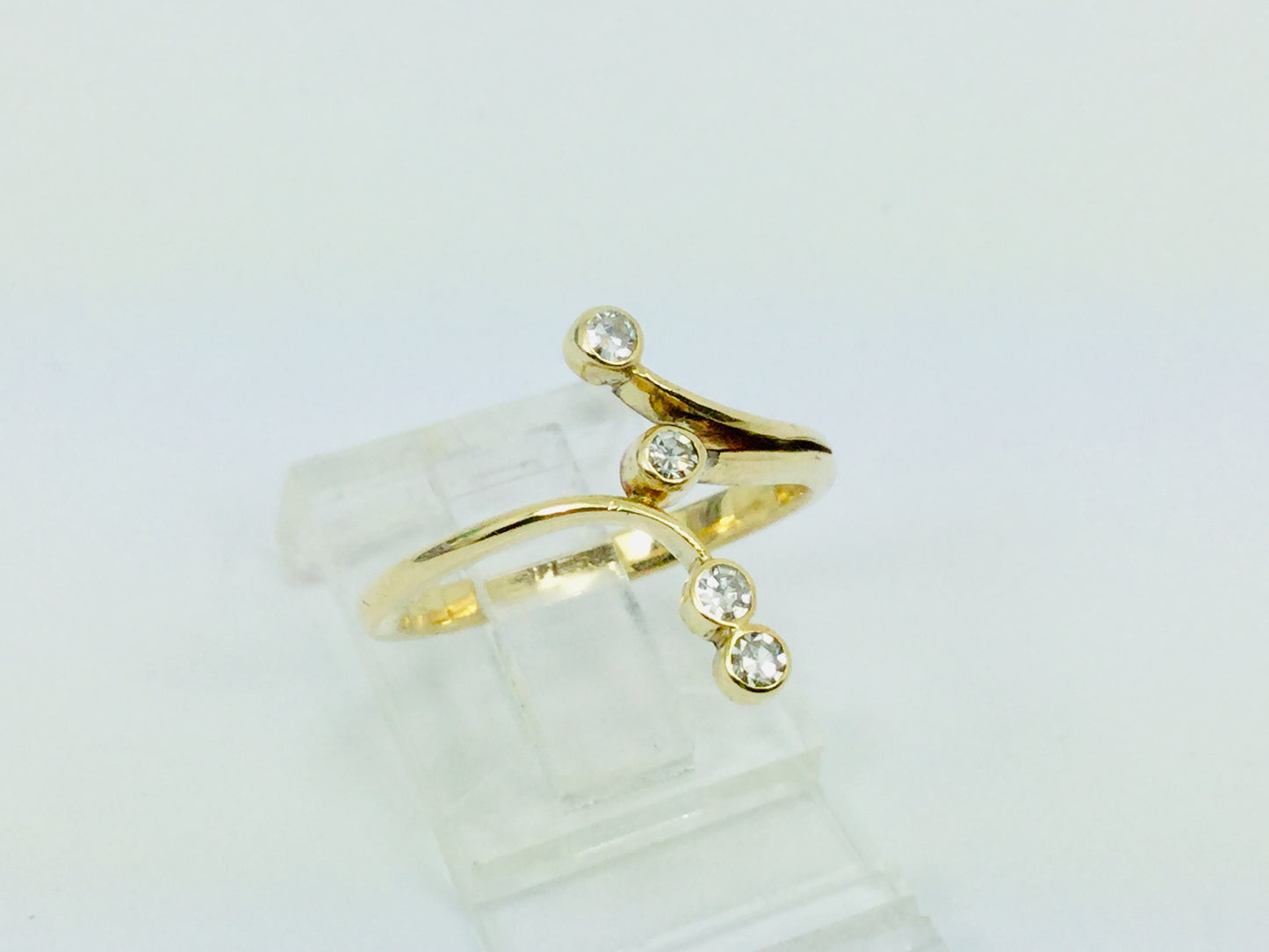 14k Yellow Gold Round Cut 16pt Diamond Ring