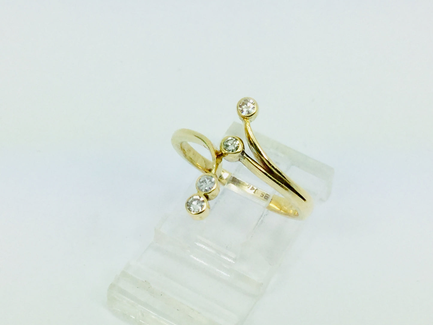 14k Yellow Gold Round Cut 16pt Diamond Ring