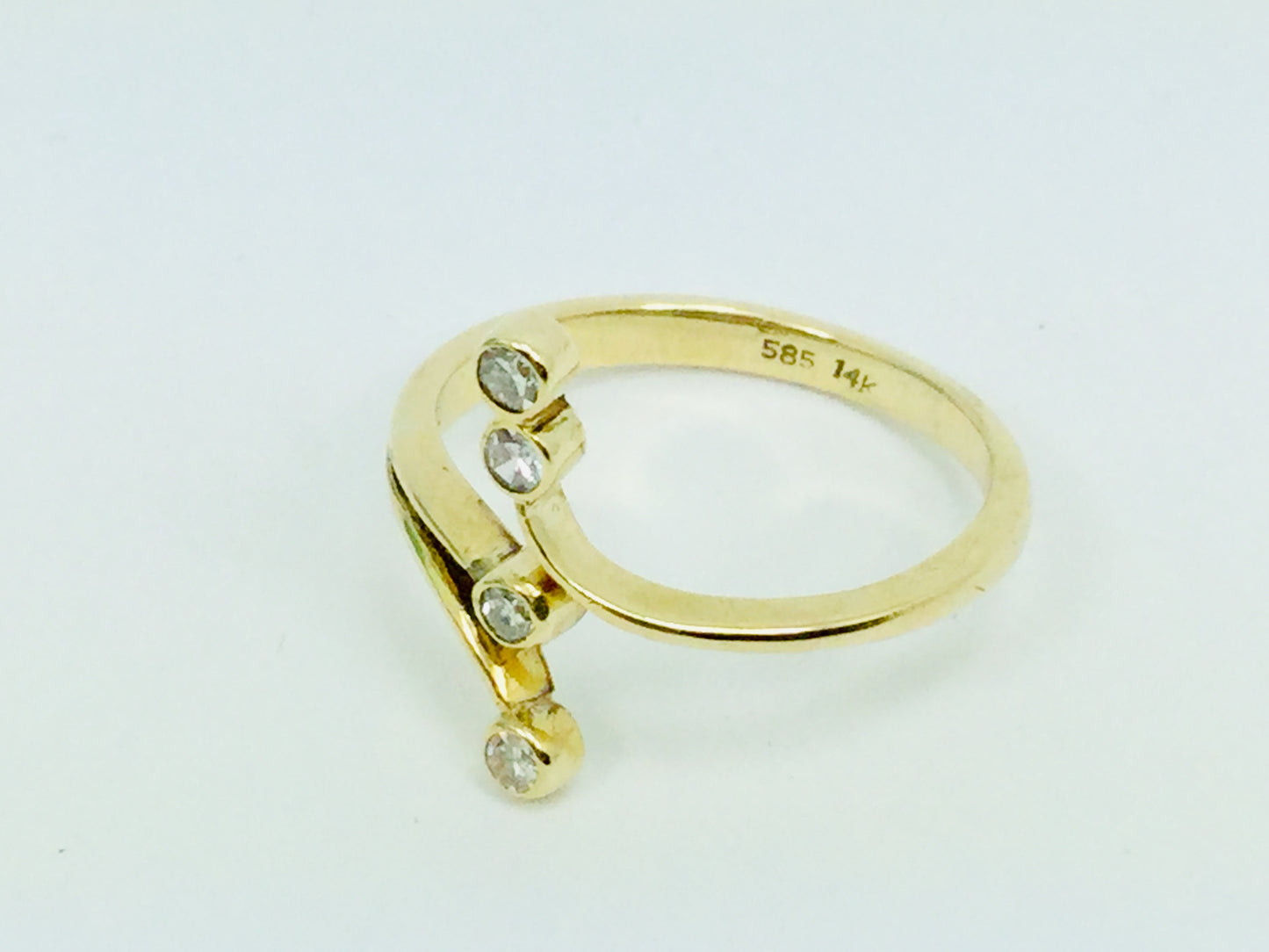14k Yellow Gold Round Cut 16pt Diamond Ring