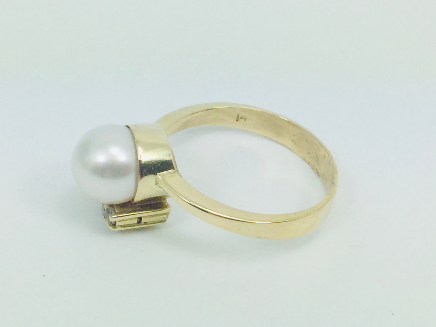 14k Yellow Gold Genuine Pearl June Birthstone & Diamond Ring