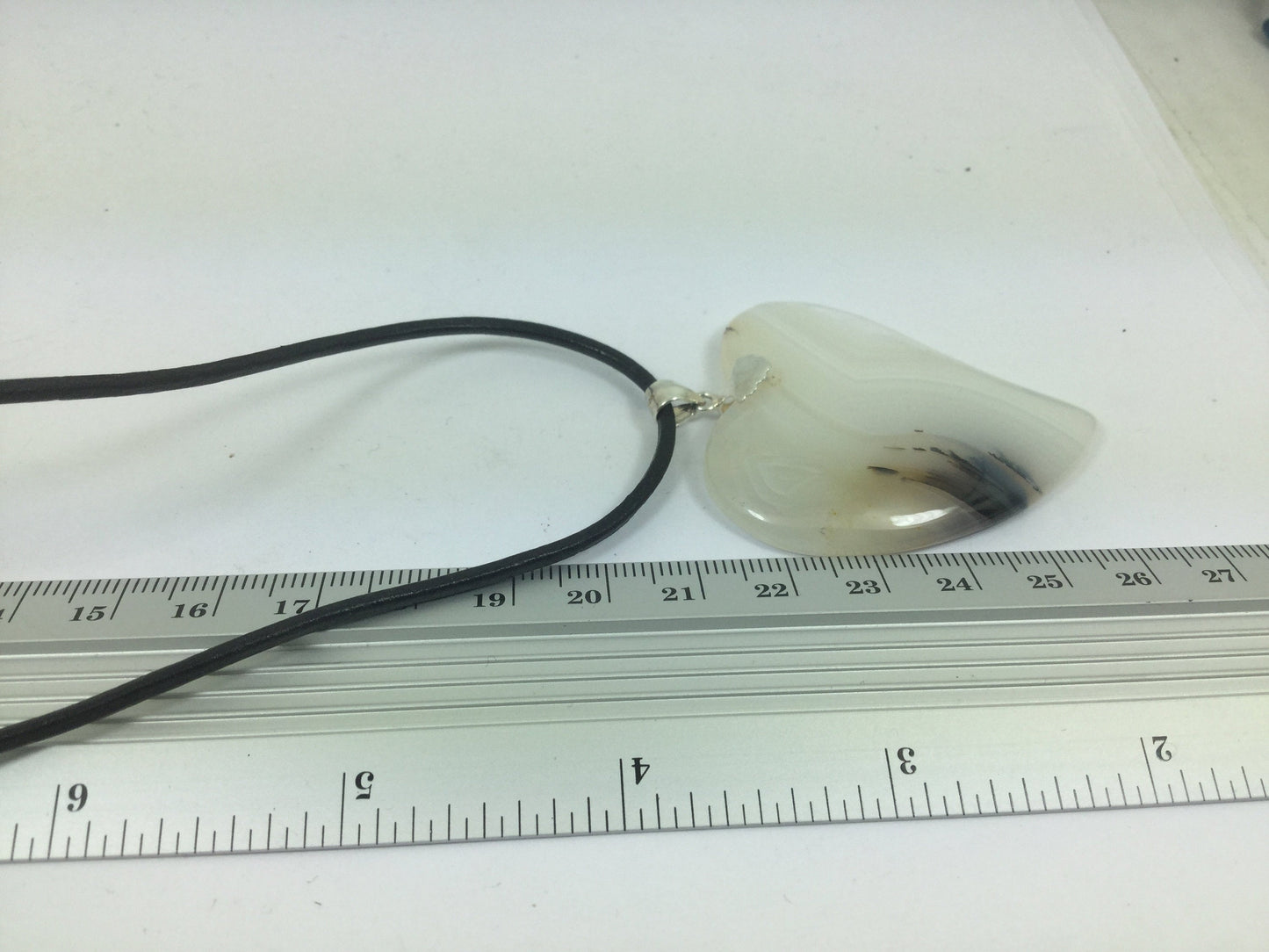 Pretty Genuine Gemstone Heart Shape Agate On Leather Cord Silver Lobster Claw