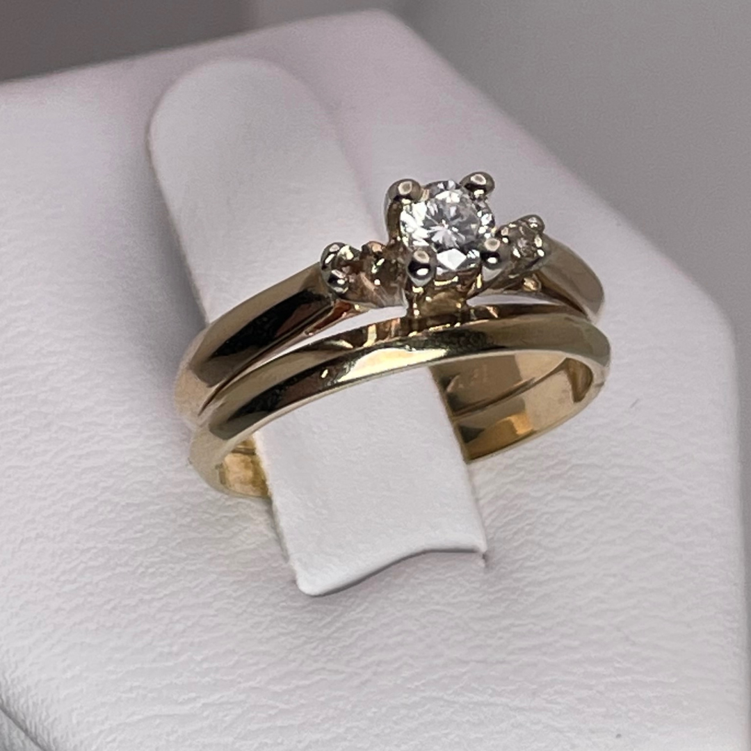 14k Yellow Gold Round Cut 0.21ct Diamond Engagement and Wedding Ring Set