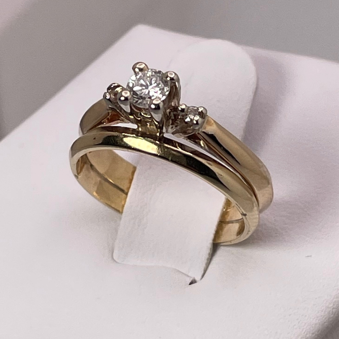 14k Yellow Gold Round Cut 0.21ct Diamond Engagement and Wedding Ring Set