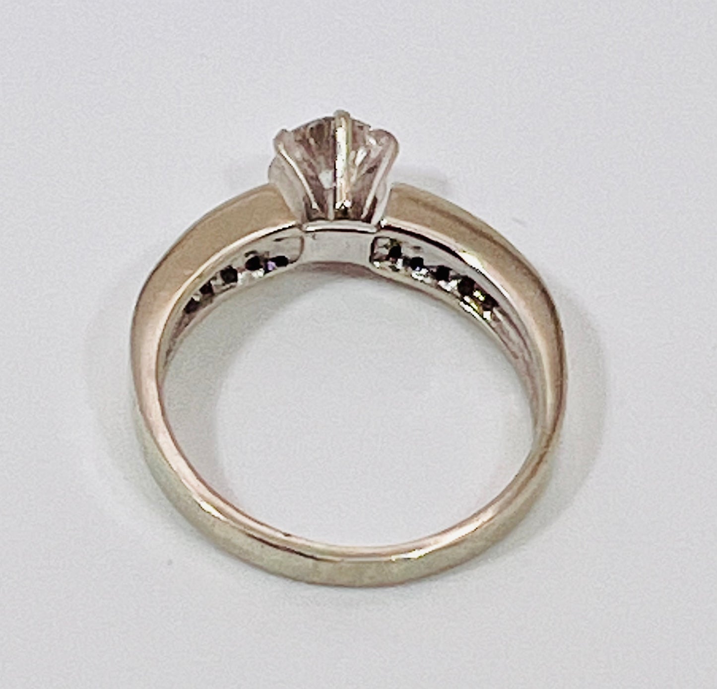 18k White Gold Round Cut 1.03ct Diamond with Princess Cut Accents