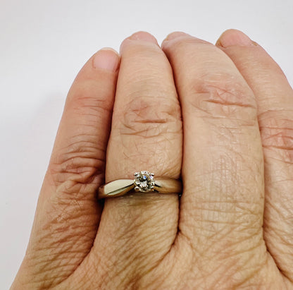 14k White Gold Round Cut 12pt Diamond Solitaire Ring