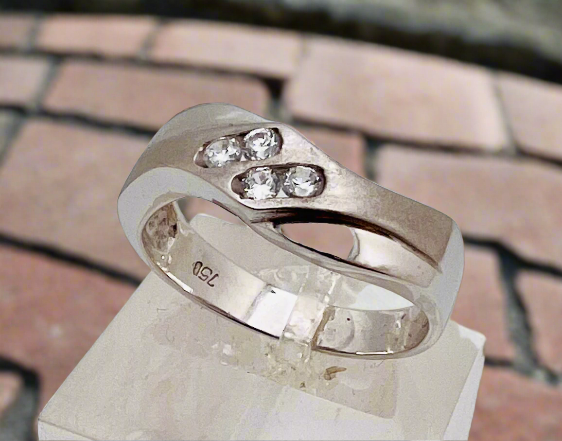 18k White Gold Cubic Zirconia (CZ) Band Ring