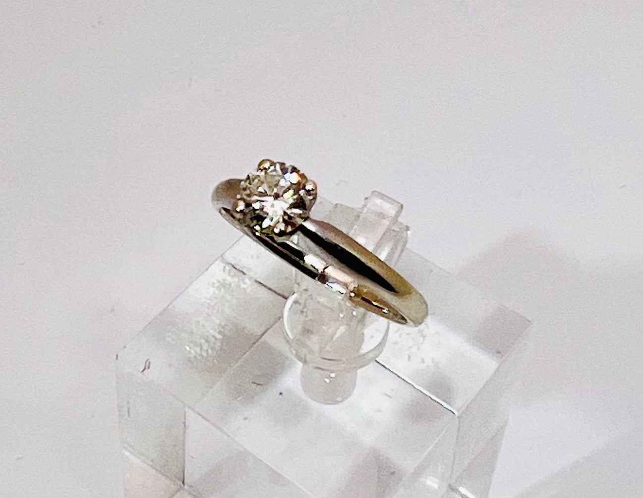 14k White Gold Round Cut 55pt Diamond Solitaire Ring