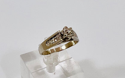 10k White Gold Round Cut 9.75pt Diamond Cluster Ring