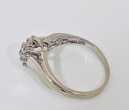 10k White Gold Round Cut 23pt Diamond Cluster Ring