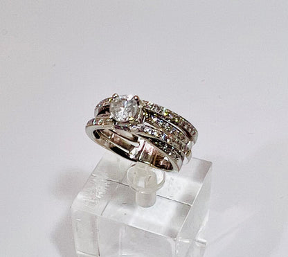 14k White Gold Round Cut 98pt Diamond and Row Set Accent Ring