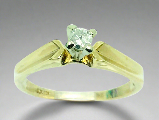 10k Yellow Gold Round Cut 8pt Solitaire Diamond Ring