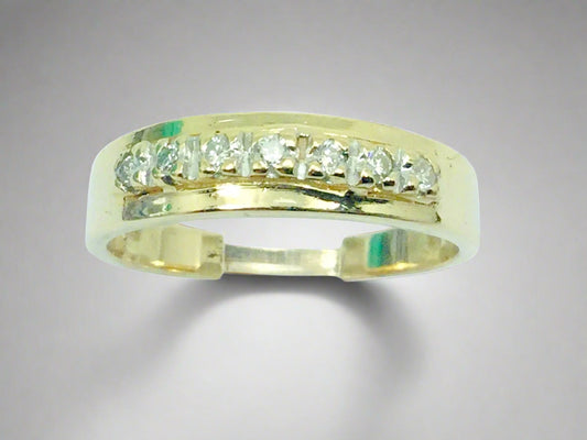 14k Yellow Gold Round Cut 14pt Row Set Diamond Ring