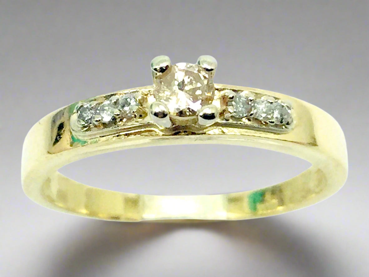 14k Yellow Gold Round Cut 17pt Diamond Solitaire with Accents Ring