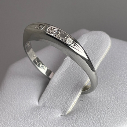 18k White Gold Round Cut 0.05ct Diamond Trinity Ring