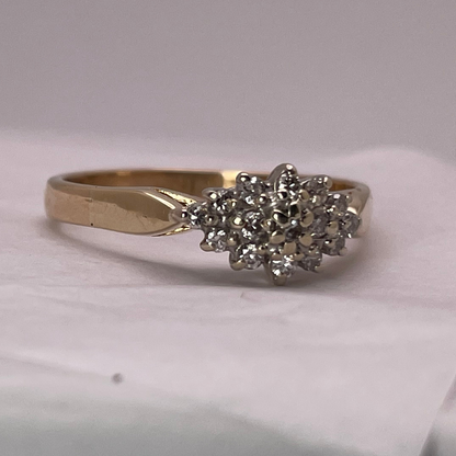 14k Yellow Gold Round Cut 0.25ct Diamond Cluster Ring