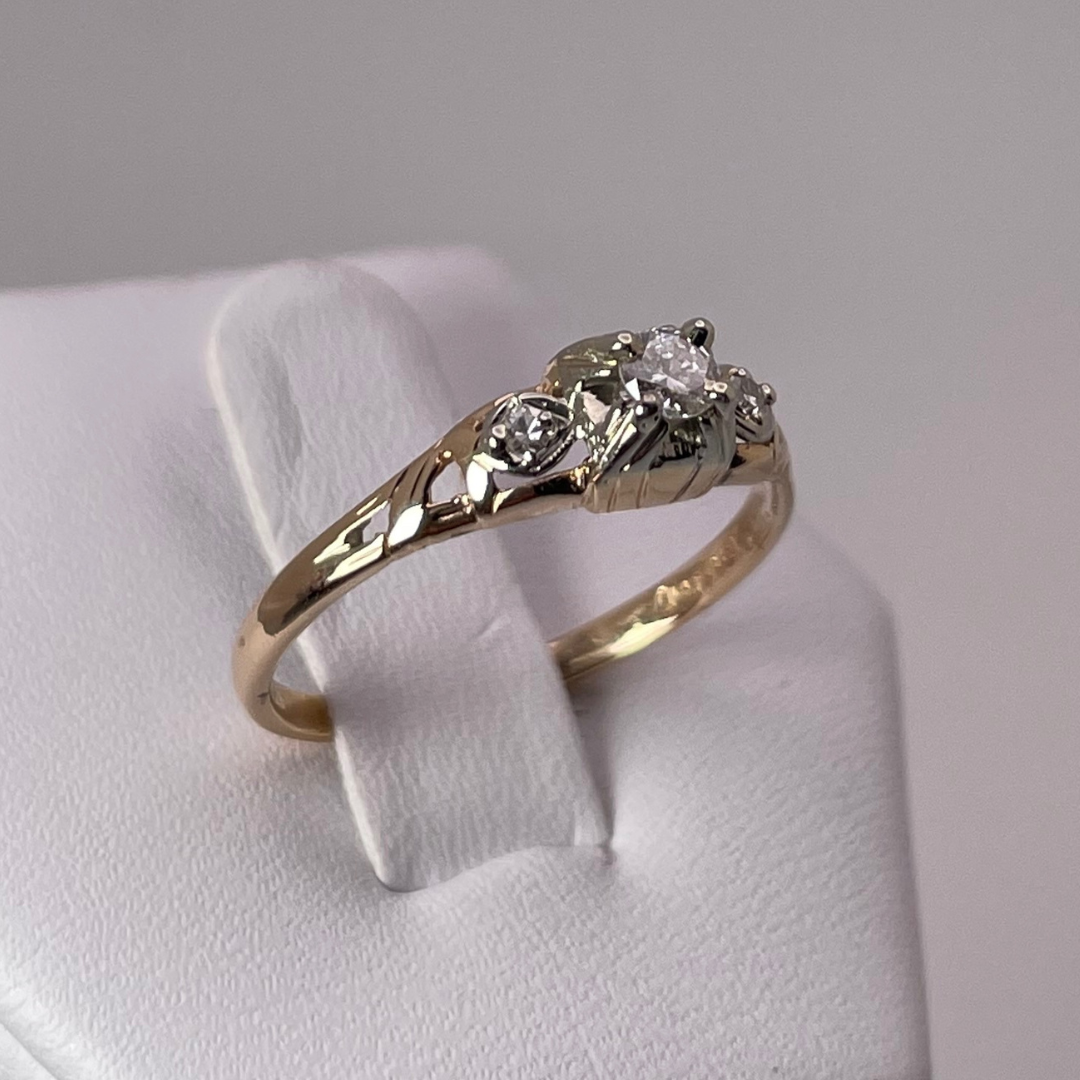 14k Yellow Gold Round Cut 0.15ct Diamond with Diamond Accent Ring