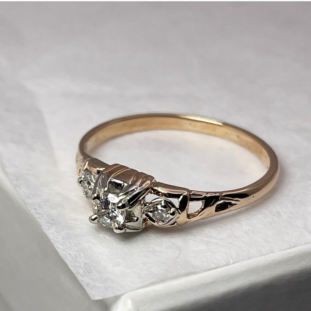 14k Yellow Gold Round Cut 0.15ct Diamond with Diamond Accent Ring