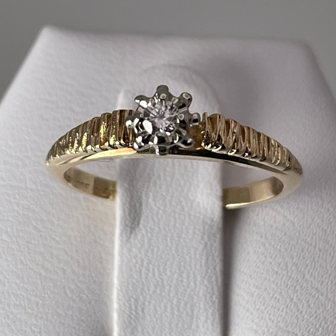 14k Yellow Gold Round Cut 6pt Diamond Illusion Set Ring