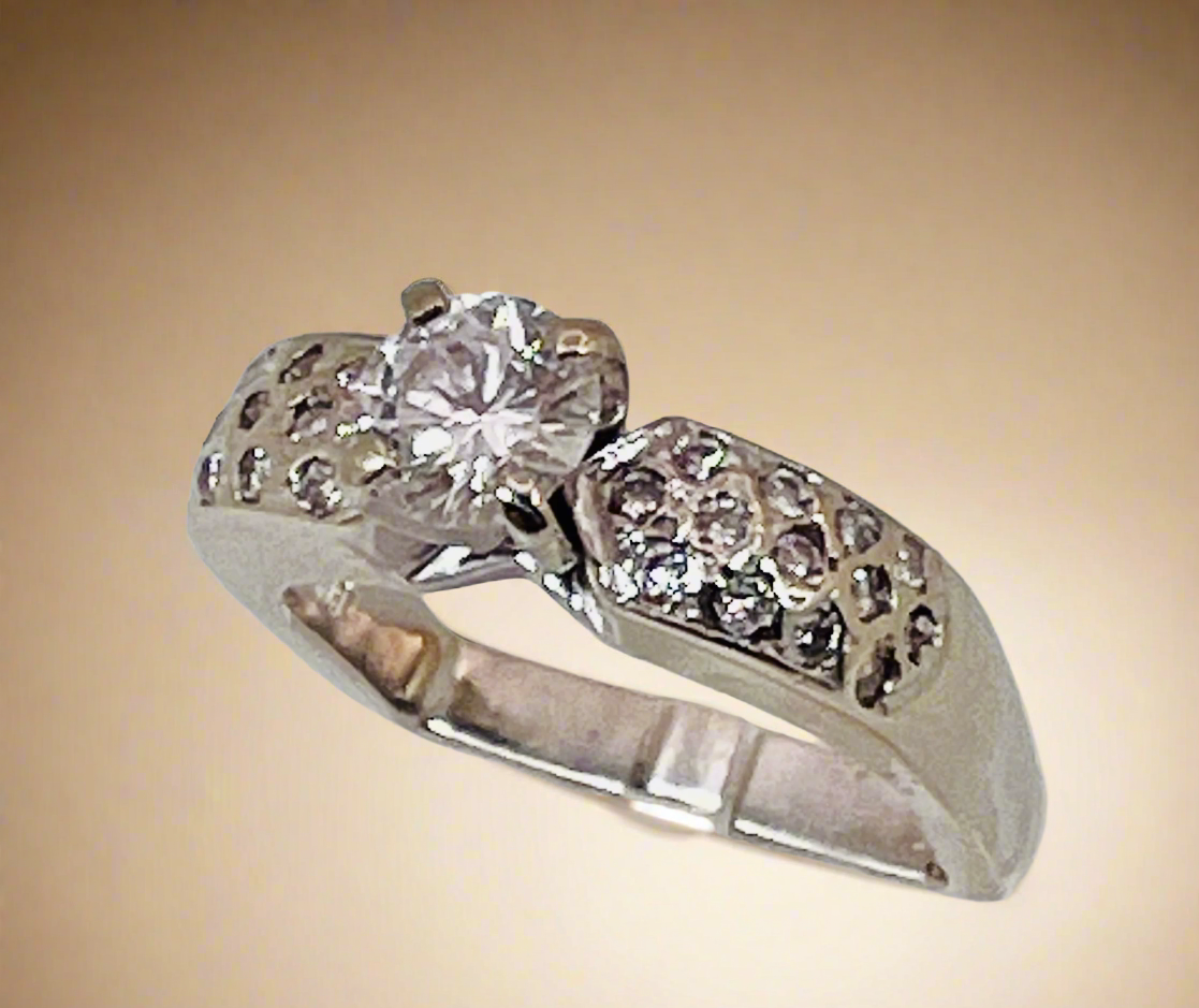 18k White Gold Round Cut 86pt Diamond with Accents Ring