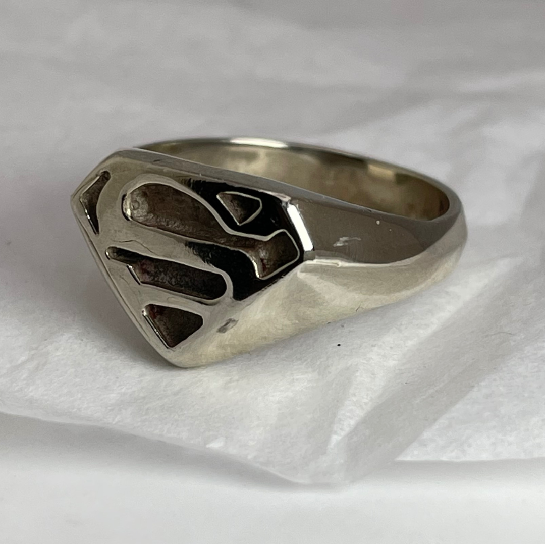 10k White Gold Superman Ring