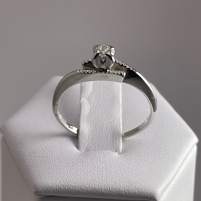 18k White Gold Round Cut 0.08ct Diamond Solitaire with Gold Accents Ring