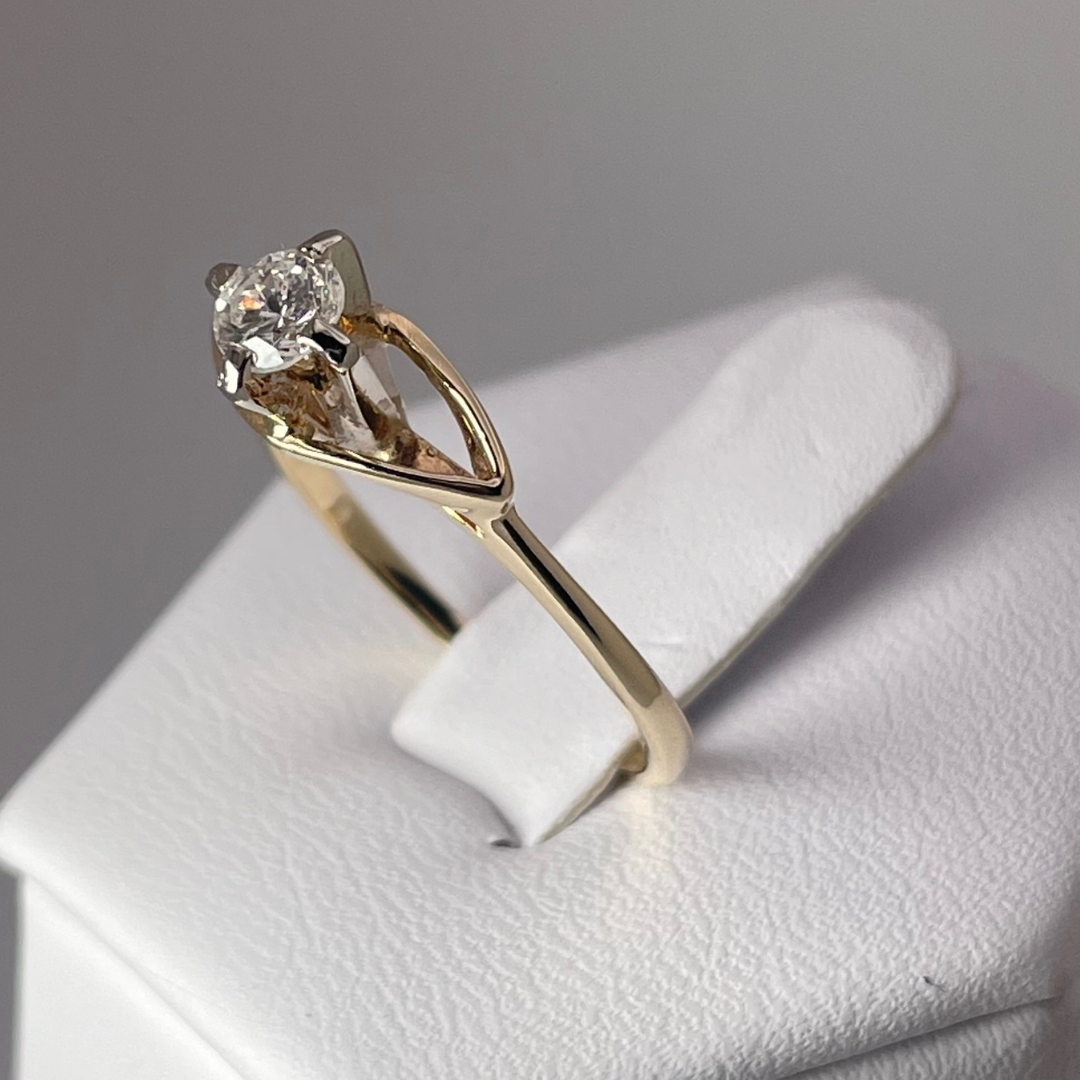 14k Yellow Gold Round Cut 0.29ct Diamond Solitaire Ring