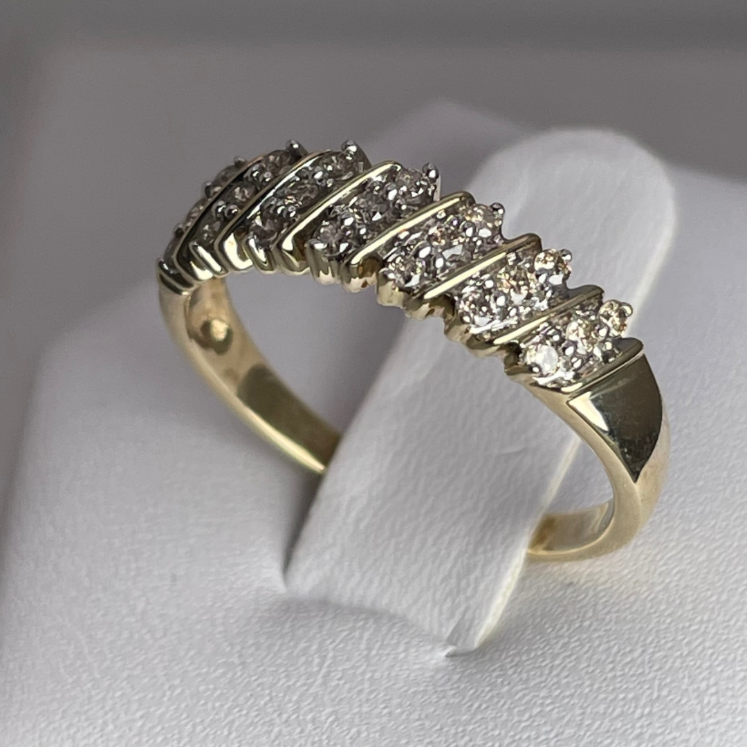 10k Yellow Gold 0.21ct Diamond Ring / Wedding Band