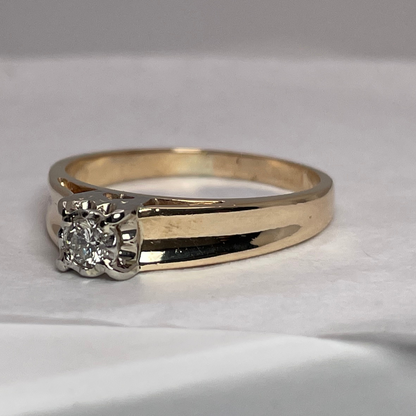 14k Yellow Gold Round Cut 0.14ct Diamond Solitaire Ring