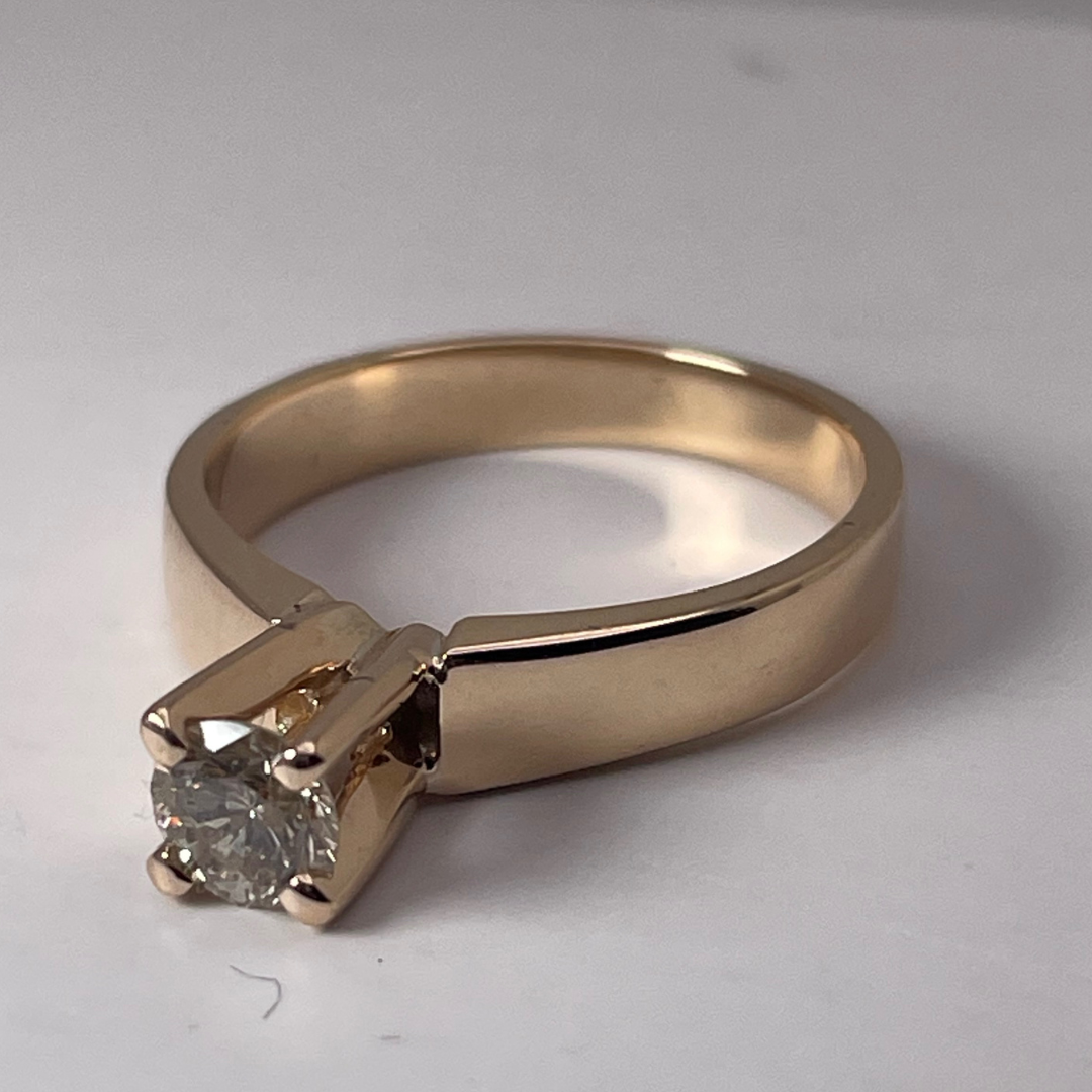 14k Yellow Gold Round Cut 35pt Diamond Solitaire Ring