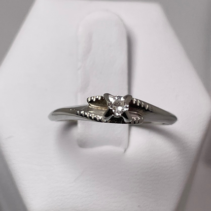 18k White Gold Round Cut 0.08ct Diamond Solitaire with Gold Accents Ring