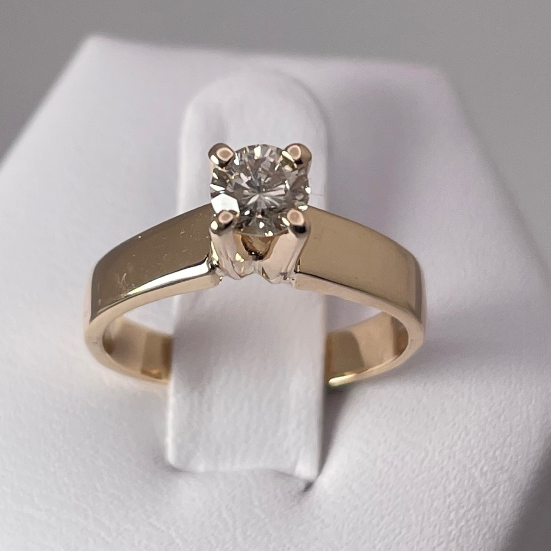 14k Yellow Gold Round Cut 35pt Diamond Solitaire Ring