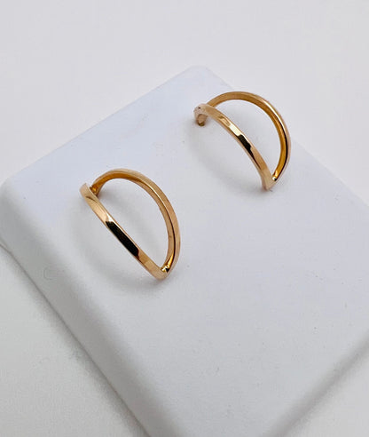 14k Solid Yellow Gold Crescent Moon Style Stud Earrings