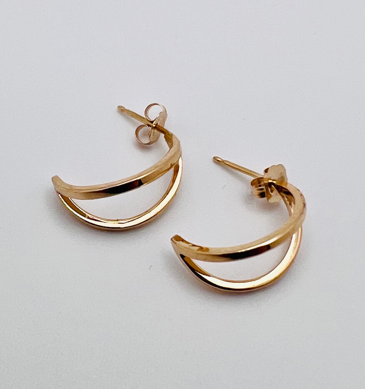 14k Solid Yellow Gold Crescent Moon Style Stud Earrings