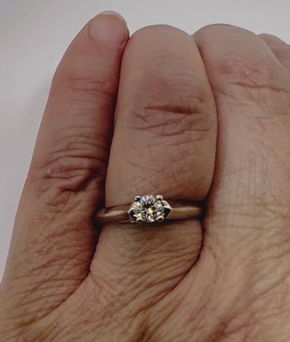14k White Gold Round Cut 20pt Diamond Solitaire Ring