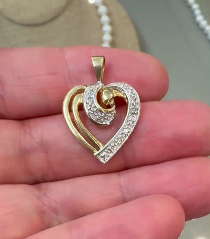 10k Yellow Gold Round Cut 10pt Diamond Heart Pendent