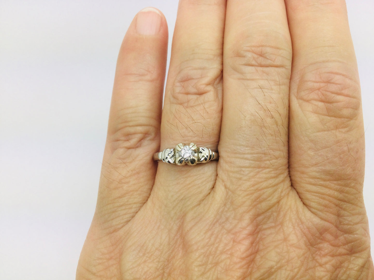 18k White Gold Round Cut 17pt Diamond Vintage Ring