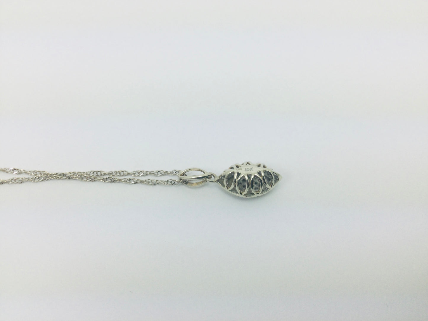 10k White Gold Round Cut 25pt Diamond Cluster Pendent