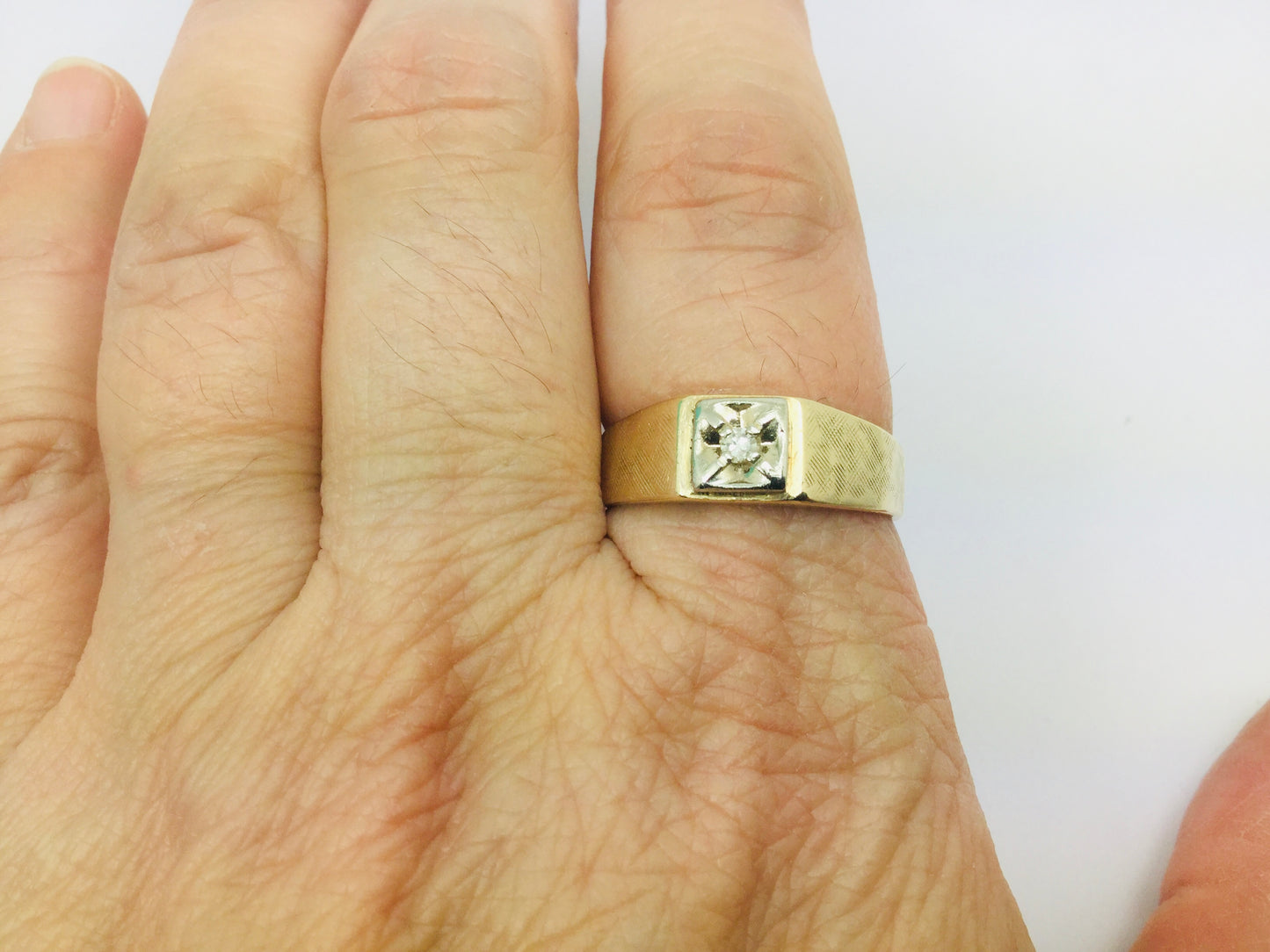 10k Yellow Gold Round Cut 4pt Diamond Solitaire Ring