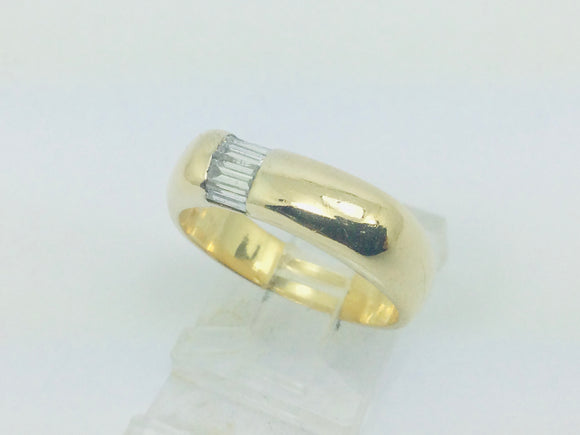 18k Yellow Gold Baguette Cut 28pt Diamond Ring