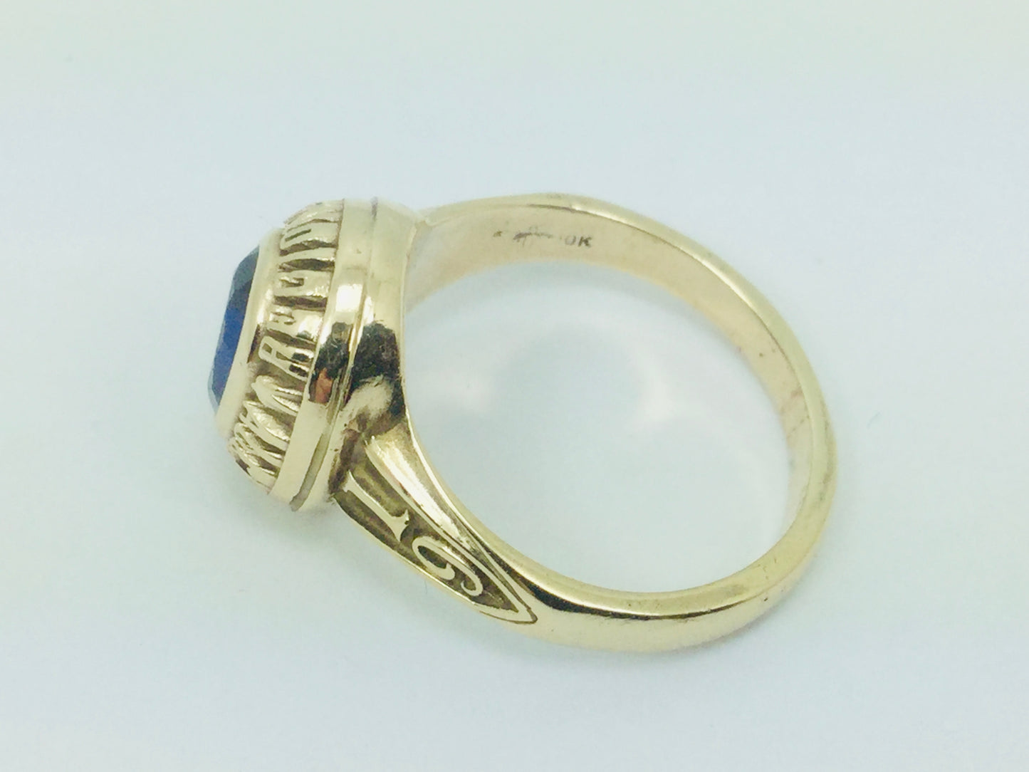 10k Yellow Gold Oval Cut 75pt Sapphire September Birthstone School Ring