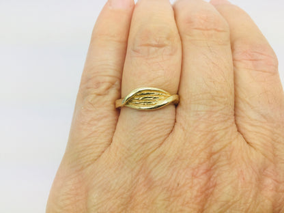 10k Yellow Gold Swivel Twist Lines Ring