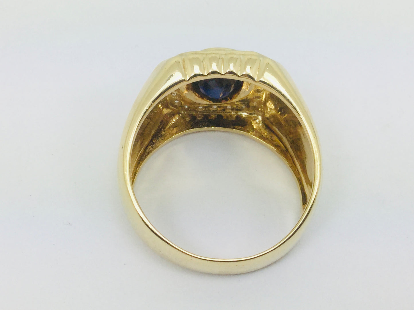 18k Yellow Gold Oval Cut 1ct Sapphire & 22pt Diamond Halo Ring