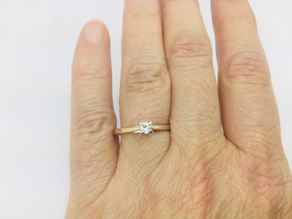 14k Yellow Gold Round Cut 10pt Diamond Solitaire Ring