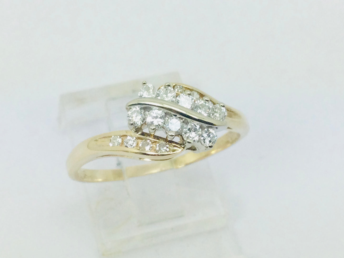 14k Yellow Gold 32pt Round Cut Diamond Row Set Ring