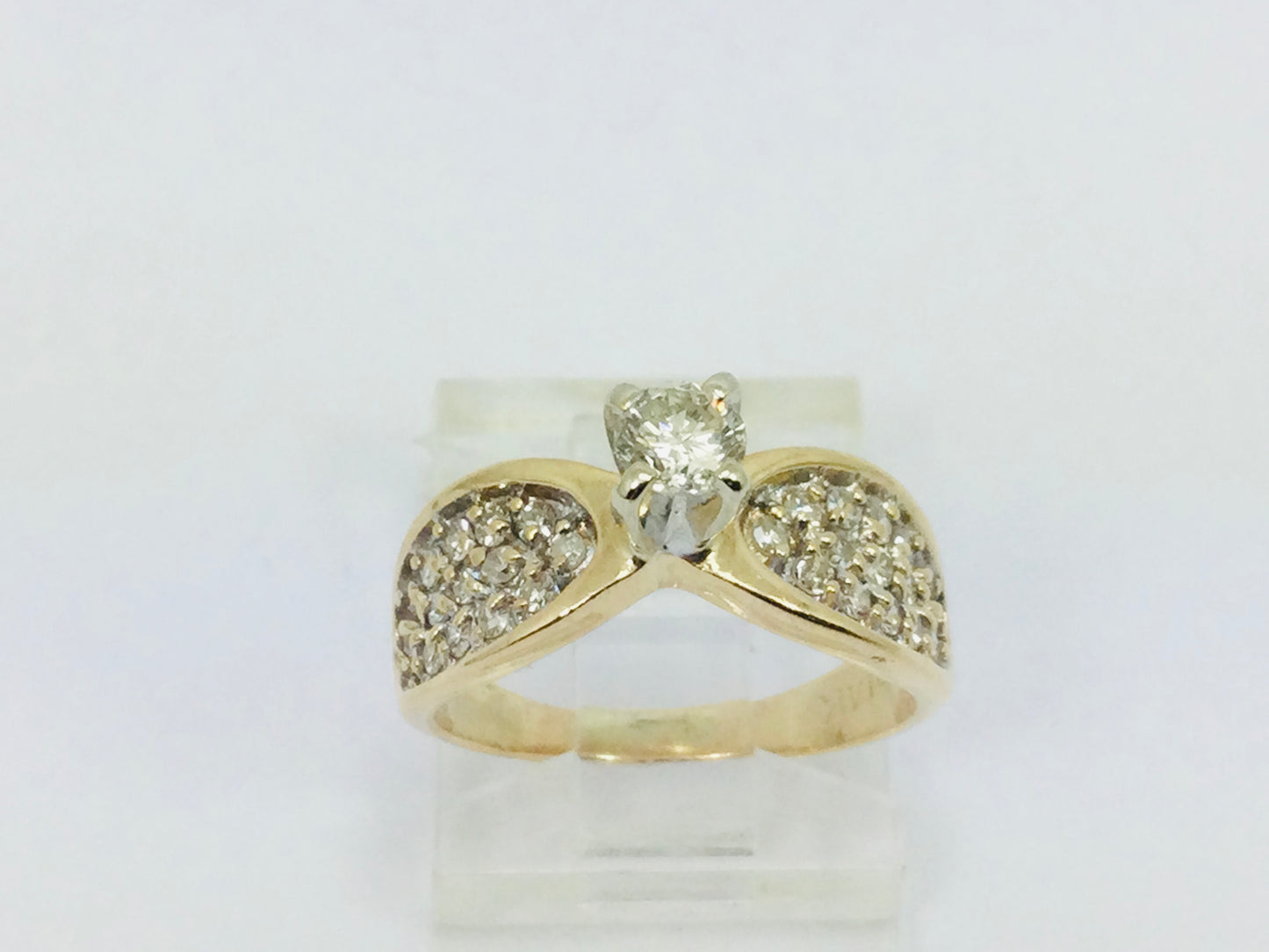 14k Yellow Gold Round Cut 35pt Diamond Cluster Ring