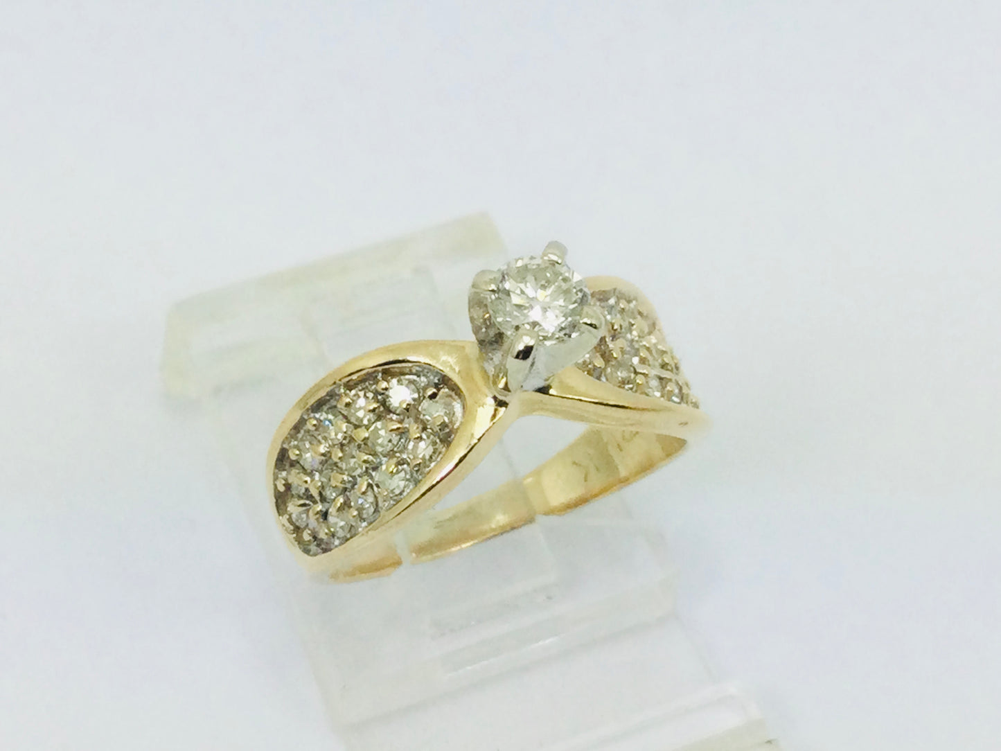 14k Yellow Gold Round Cut 35pt Diamond Cluster Ring